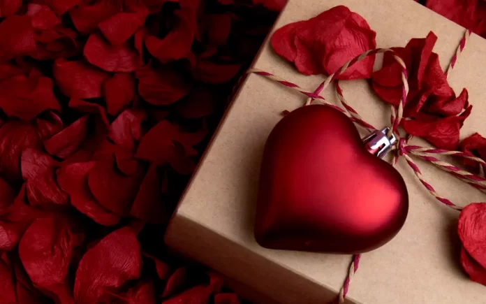 San Valentín impulsa las ventas online de regalos clásicos